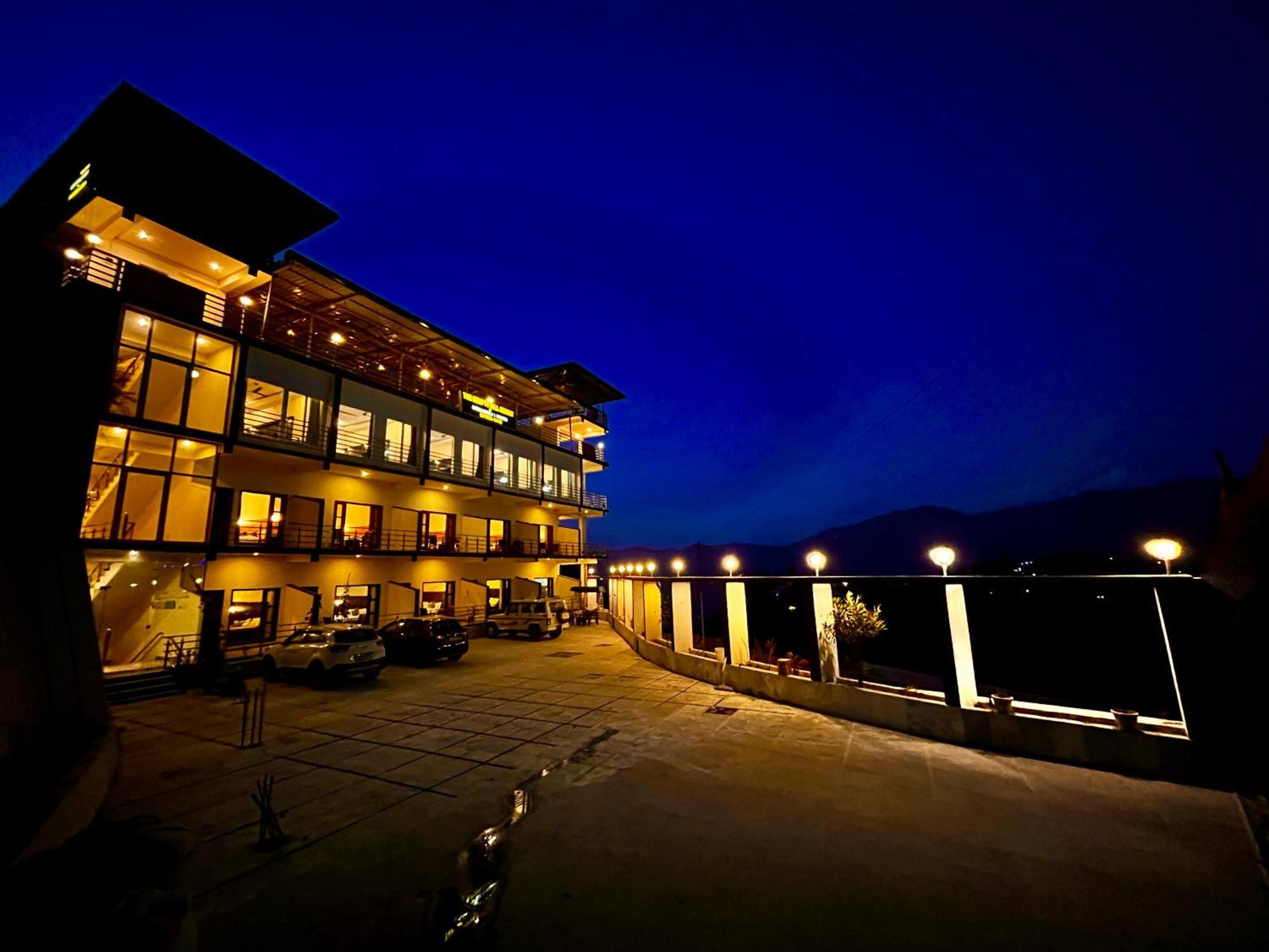 The Kempty Fall Resort, Mussoorie - Lavish & Luxury Stay Εξωτερικό φωτογραφία